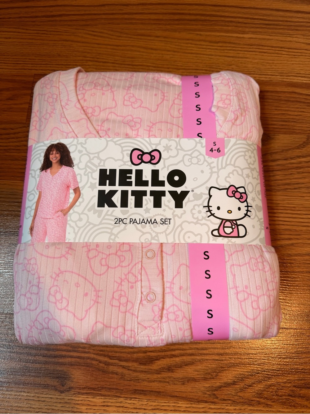 Hello Kitty Women’s Pink 2-Piece Pajama Set Small NWT
